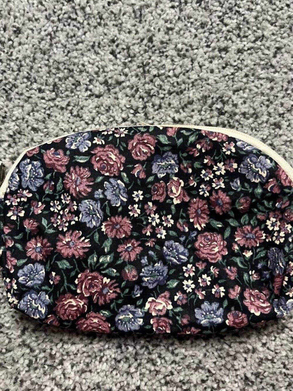 Mini vintage makeup bag